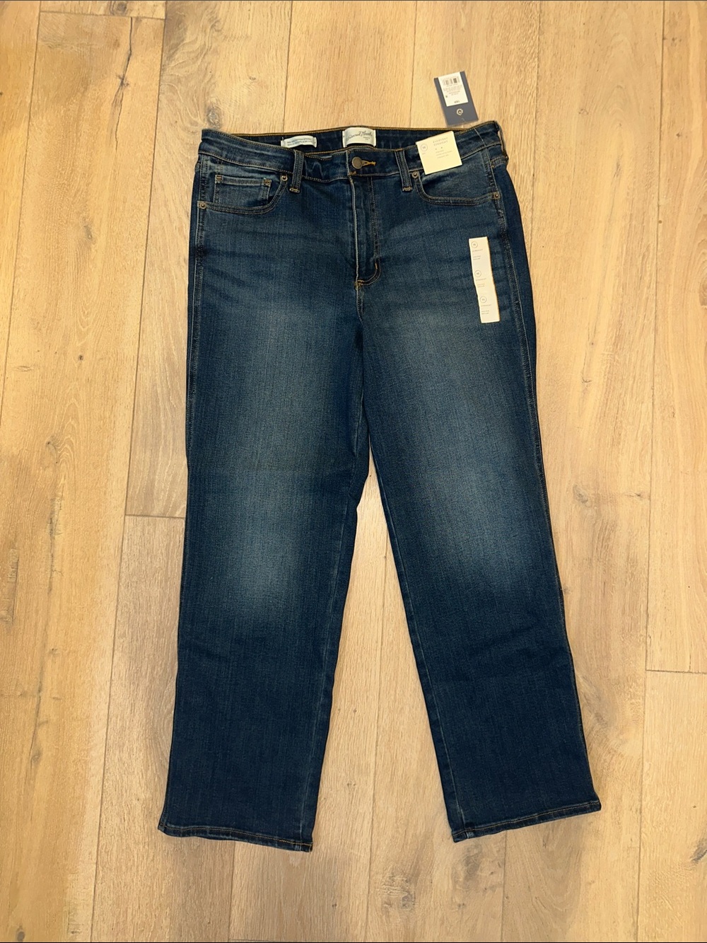 Universal Thread Dark Blue Straight-Leg Women's Jeans